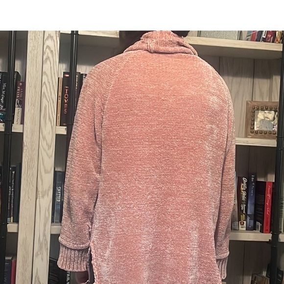 🍀5/$25🍀‎ Pink Lilly Small oversized pink comfy sweater - Picture 4 of 10